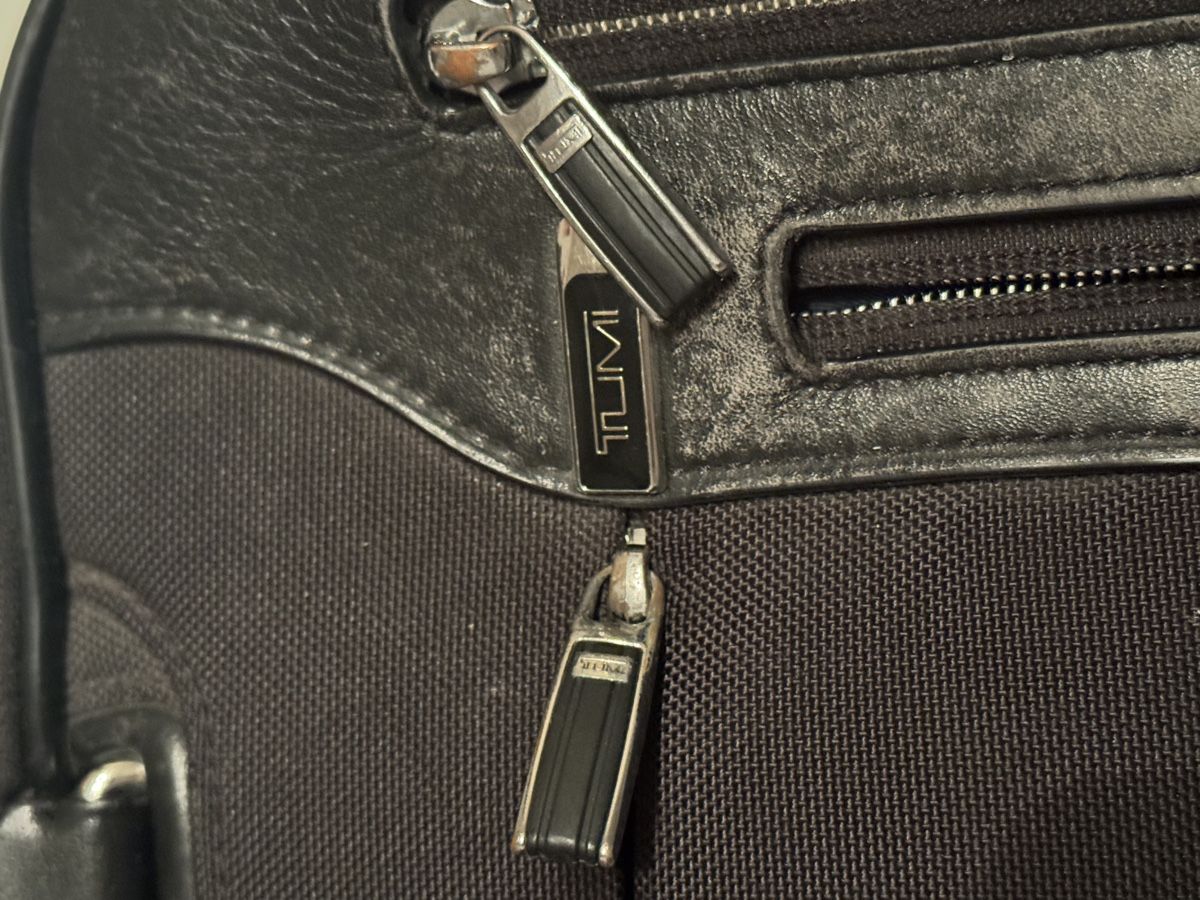 Tumi Koffer & Taschen: Hochwertige TUMI Tasche, gebraucht! – Gebraucht aus St. Margrethen SG von des_lb7v 1