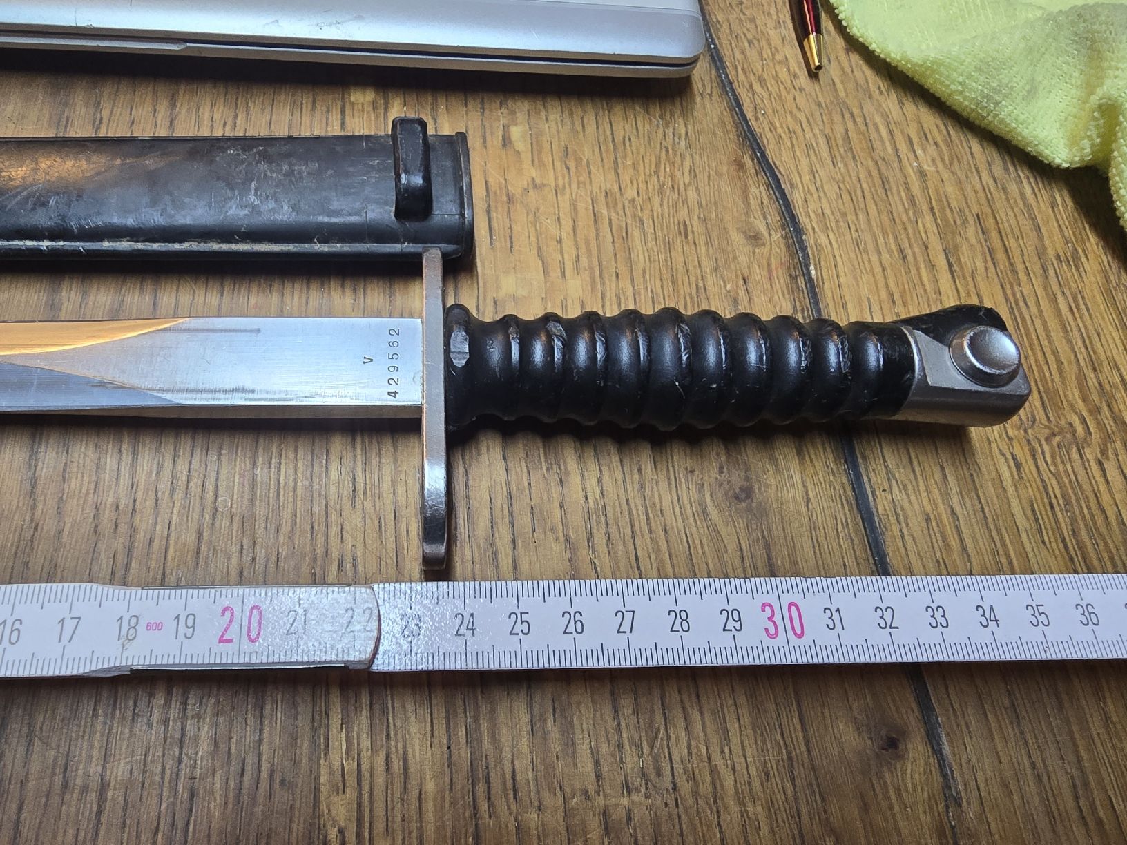 Schweizer Armee Armi bianche: Schweizer Bajonett Modell 57 mit Scheide gebraucht (3) – Usato da Rorschach venduto da TimelessTrading 1