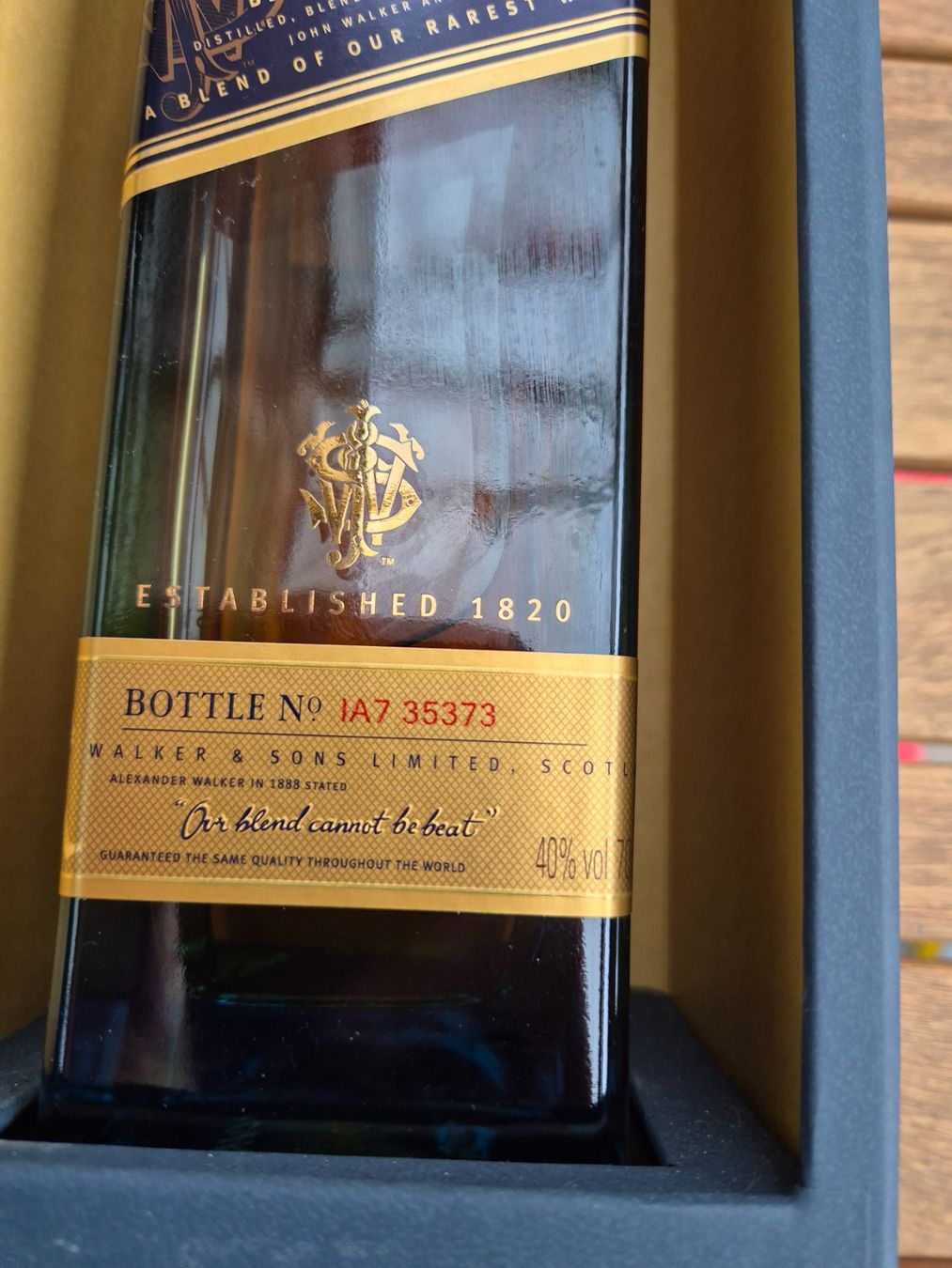 Johnnie Walker Spiritueux: Johnnie Walker Blue Label – Neuf avec emballage d'origine à Zuchwil par AdamO. 2