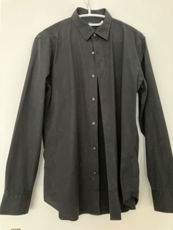 Uniqlo Hemd Slim Fit schwarz Grösse M gebrauchter Zustand