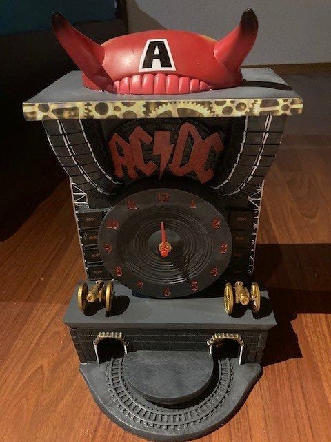 AC/DC Wanduhr | Kaufen auf Ricardo
