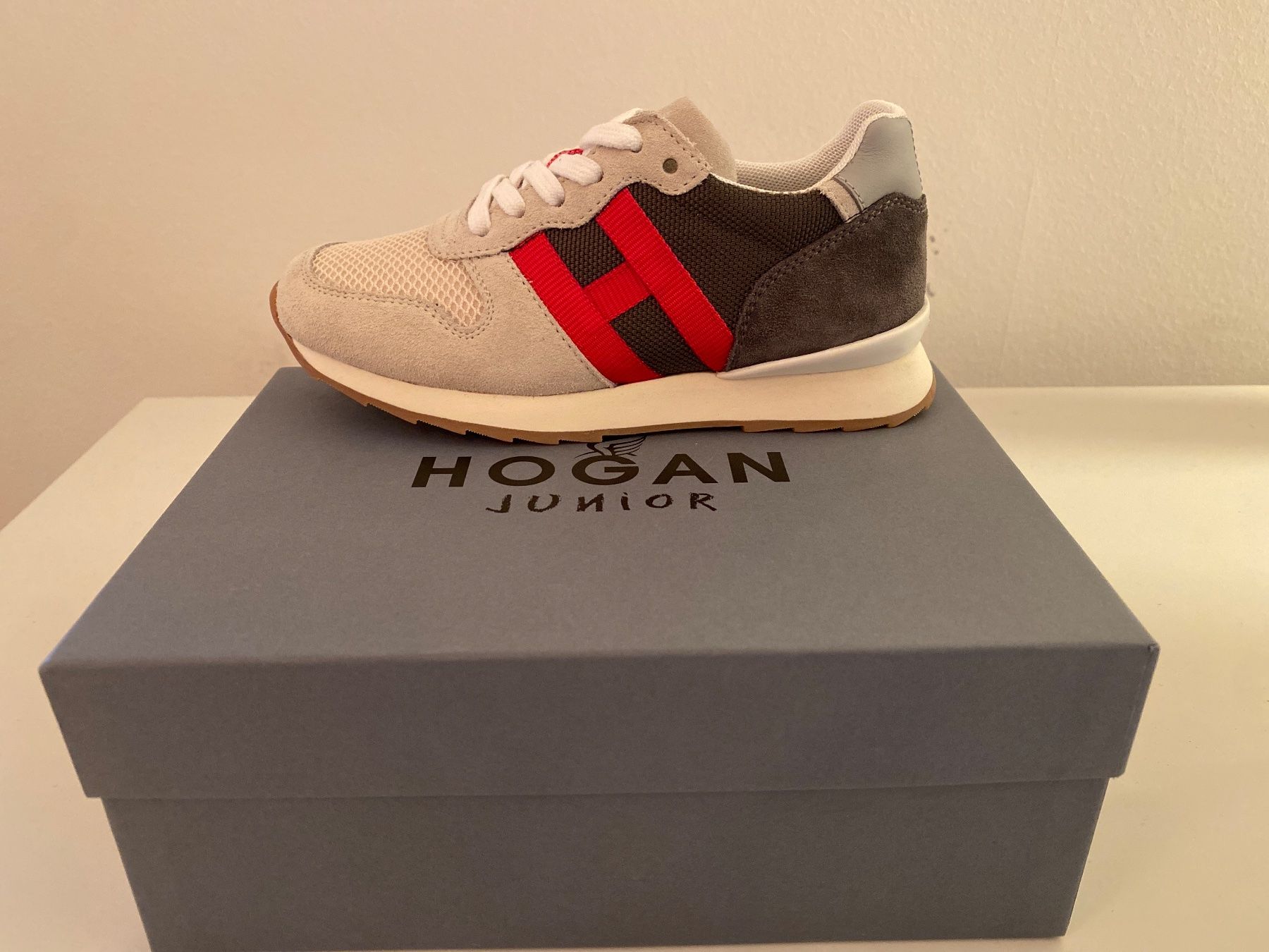 Hogan Scarpe per ragazzi: Kinder Sneaker von Hogan. Grösse 29. – Nuovo e nell'imballaggio originale da Zürich venduto da Accent444 4