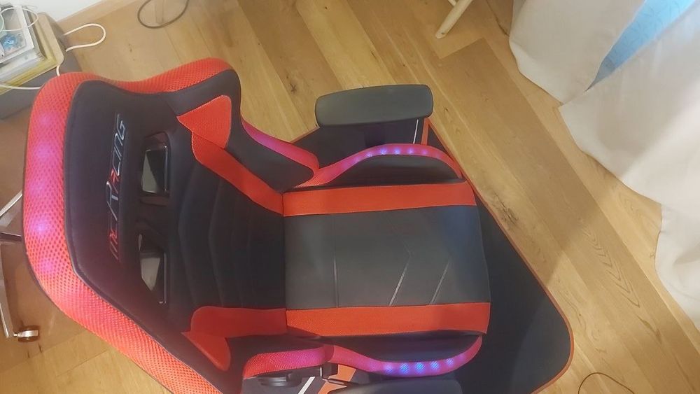 MC Racing Gaming Chair/ Stuhl mit LED und Arozzi Teppich Kaufen auf Ricardo