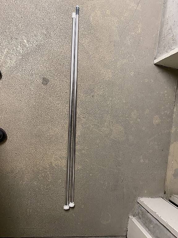 Douches: Duschstange mit Duschvorhang – D'occasion à Luzern par RabattDealz 2