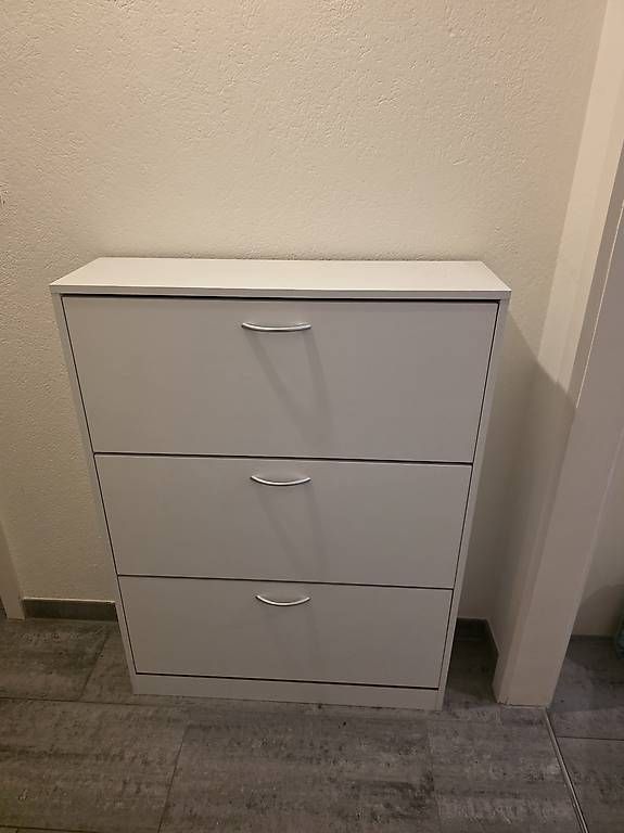 Armoires: Schuhschrank in weiss (gebraucht)  – D'occasion à Schaffhausen par dan_h6hm 2