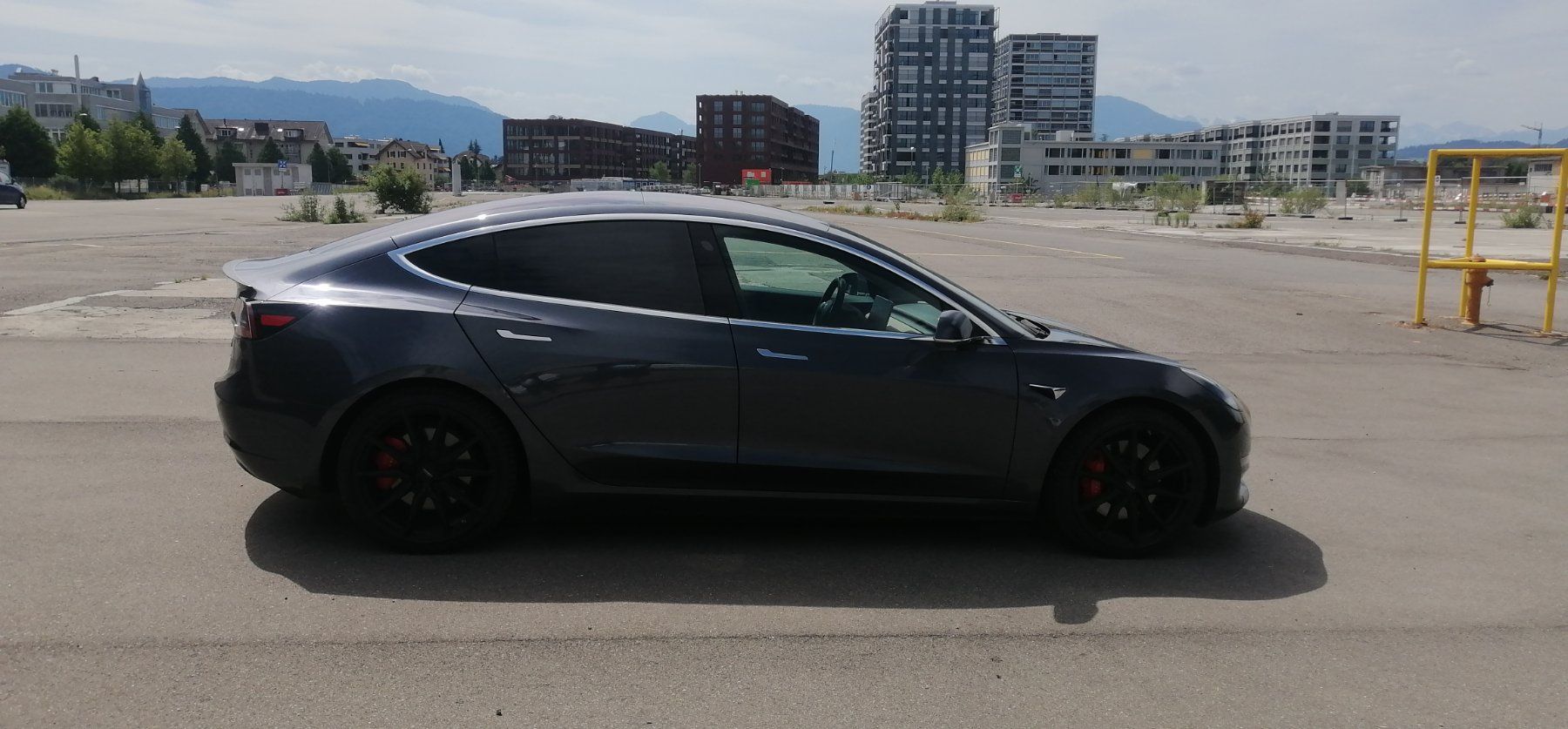 Tesla Autos: Tesla Model 3 Performance - FSD, zweifach bereift, Extras – Gebraucht aus Cham von SULZER01 4