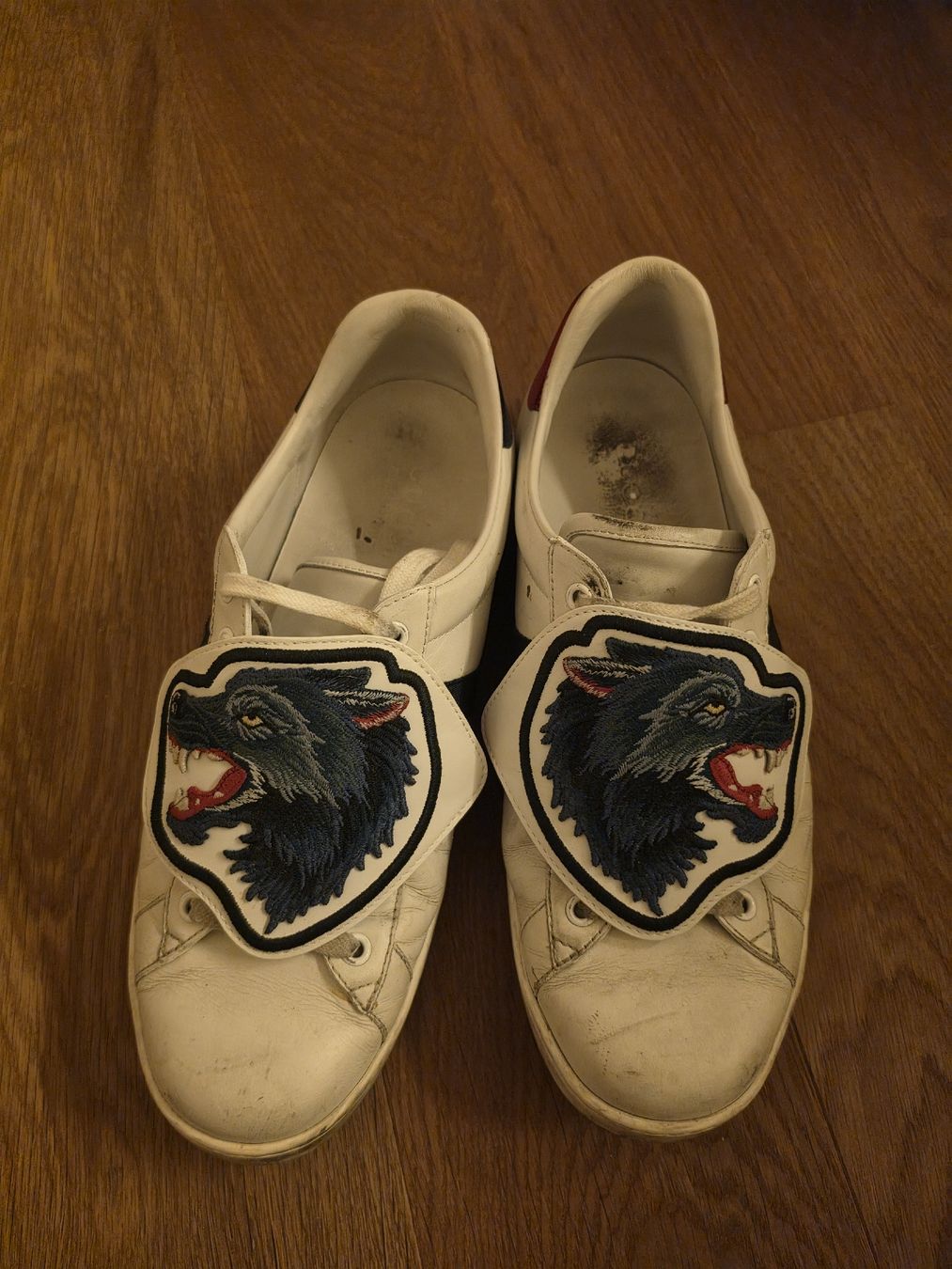 Gucci Herrenschuhe: Gucci White Leather Ace Sneakers with Removable Patch  – Gebraucht aus Effretikon von gen_w9wk 7