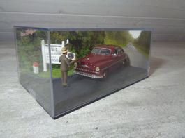 Altaya 1:43 Diorama Classic Car Ford Vedette