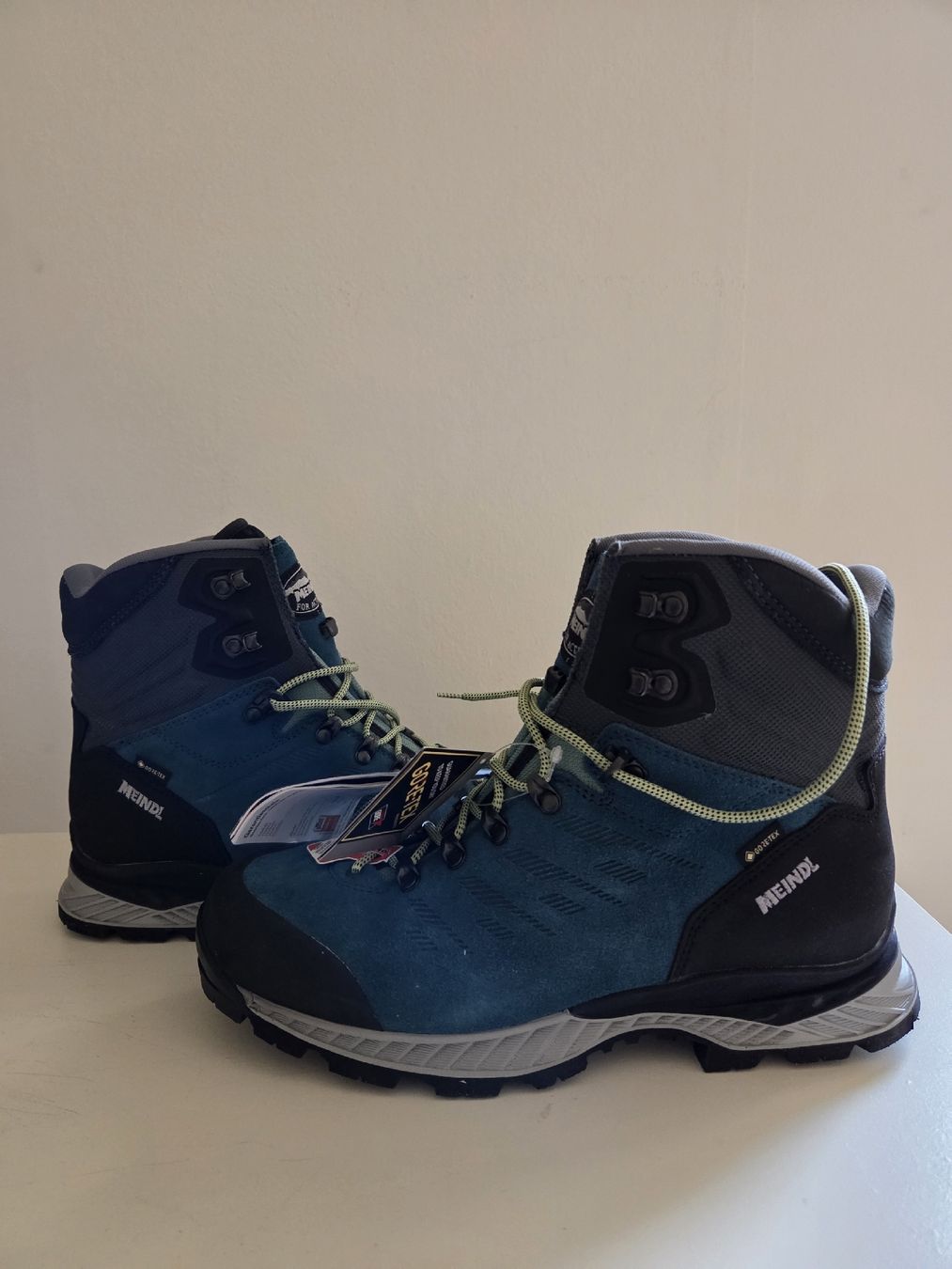 Meindl Scarpe da uomo: Meindl Air Revolution 2.0 Wanderschuhe Grösse 8.5 neu – Nuovo e nell'imballaggio originale da Basel venduto da Mountainfreak 1
