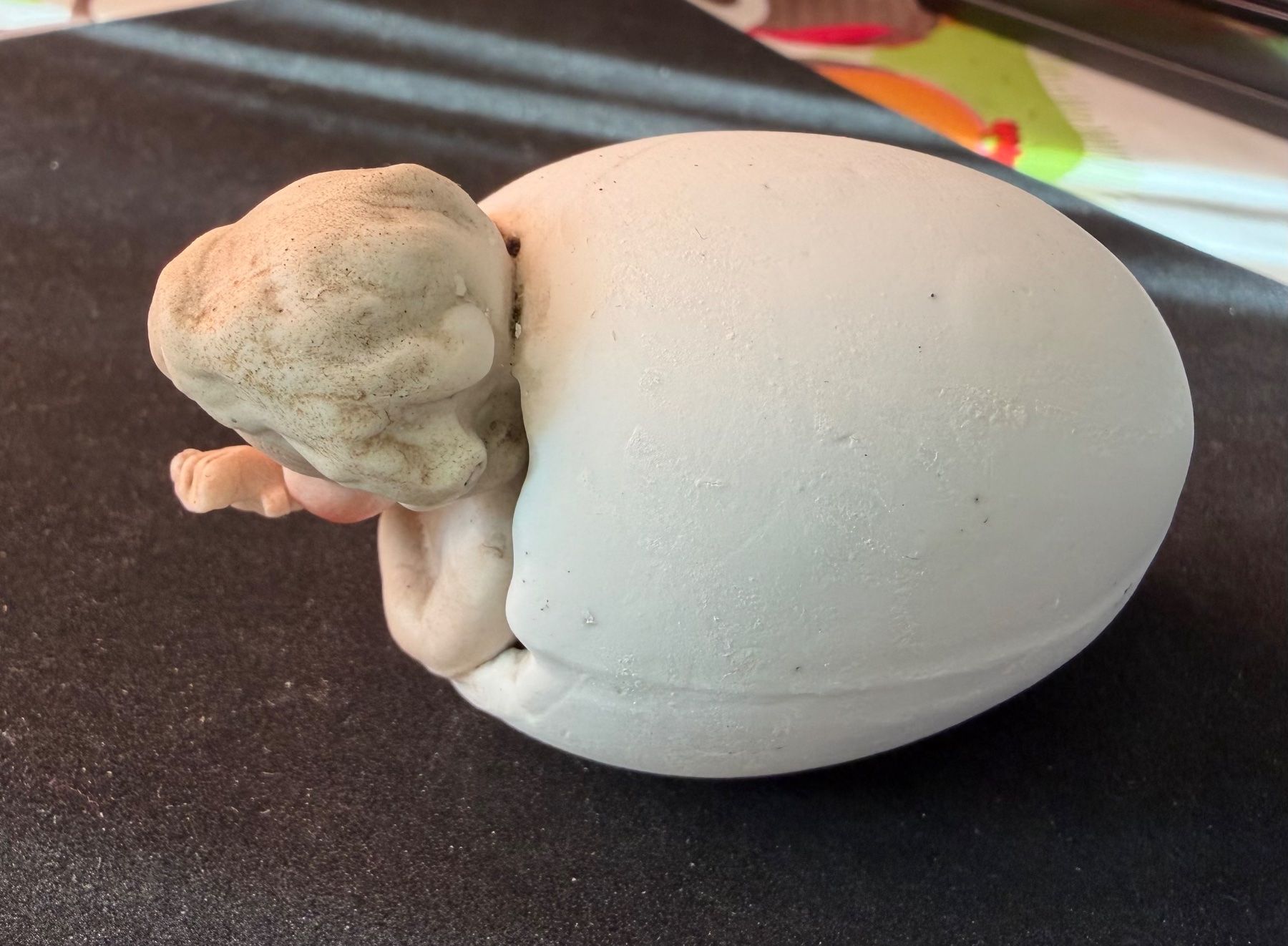 Statuette: Antike Figur Baby im Ei oder Putto im Ei, Geburtsei, Geburt – Usato da Egg b. Zürich venduto da Mogli93 1