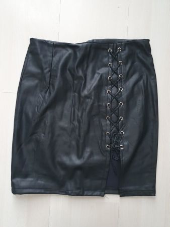 Gothic Kunstlederock Gr S *neuwertig*