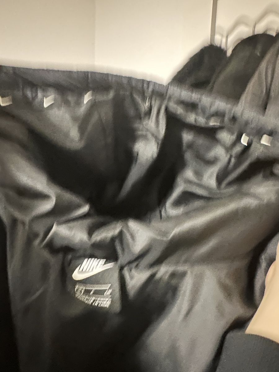 Nike Giacche: Nike Winterjacke, Schwarz – Usato da Oberurnen venduto da nes_8xqt 2