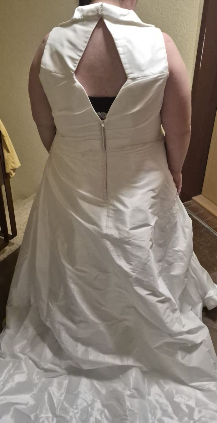 Vestiti: Robe de Mariée Élégante  - Parfaite pour l'été – Usato da Penthalaz venduto da yve_wsq8 2