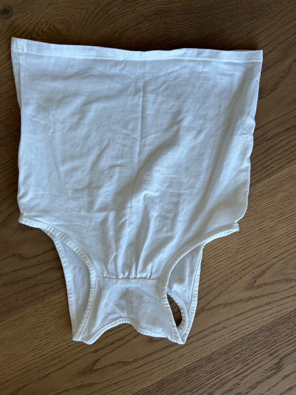 Blouses, T-shirts & Tops: Tanktop weiss Grösse 140 – D'occasion à Zürich par Aez.01 2