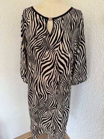 Neuwertig Marc Cain Kleid Gr. 44