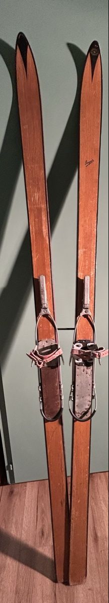 Stöckli Skis: Stöckli Holz Ski – Defekt aus Grosshöchstetten von Pemi