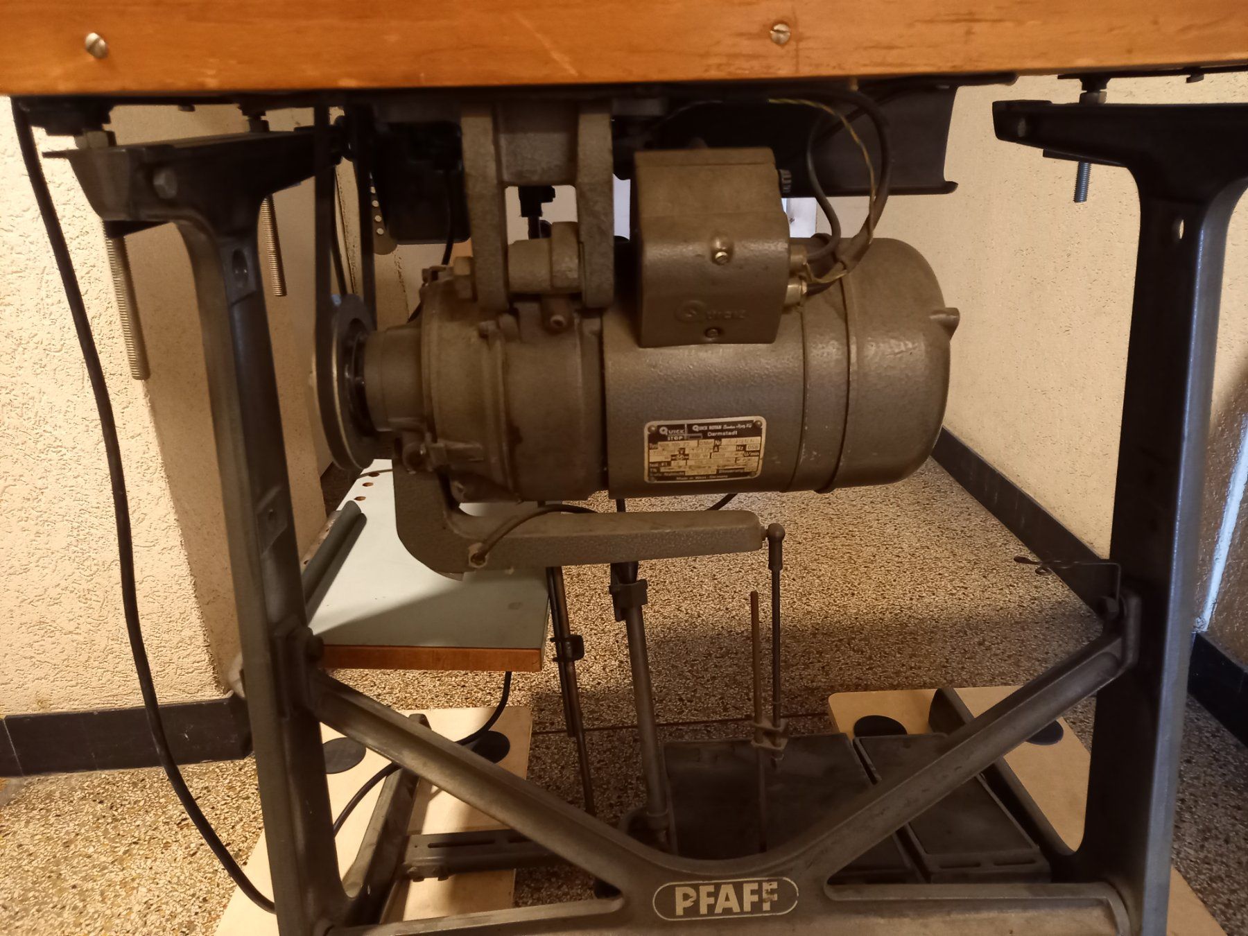 Pfaff Machines à coudre: Pfaff Industrienähmaschine – D'occasion à Lauperswil par Carman150 4