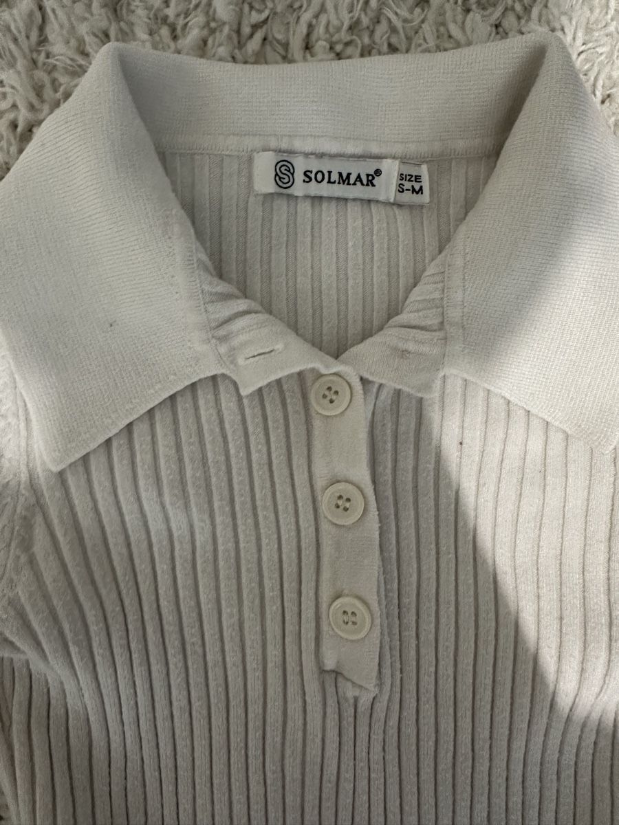 Top: Cream ribbed collared bodysuit size S-M, perfect for spring! – Usato da Genève venduto da alyonavinogradova 1
