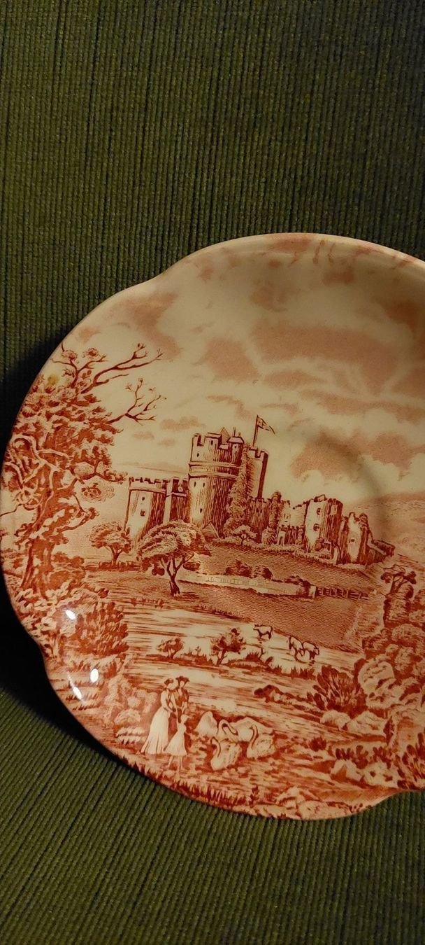 Set di piatti: Johnson Bros Castle Story England – Nuovo (secondo la descrizione) da Urtenen-Schönbühl venduto da Cbuyer 2