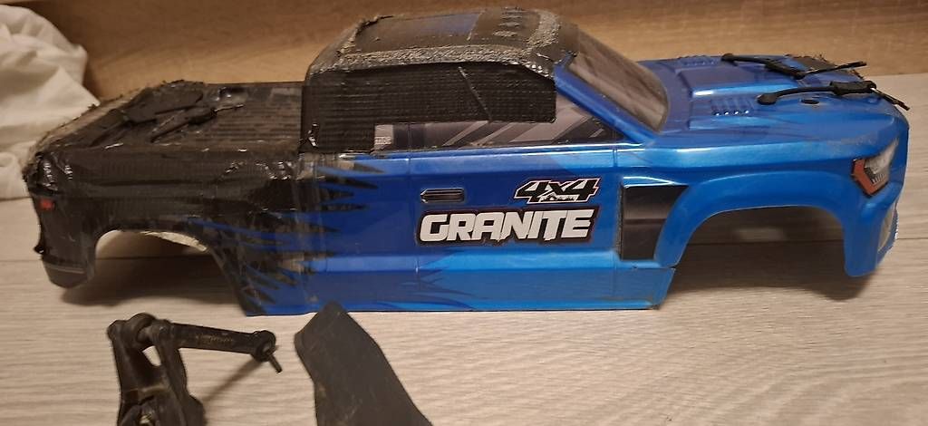 RC Modellbau: Nicht fester Preis Reste eines Arrma Granite – Gebraucht aus Bösingen von Schruppateli