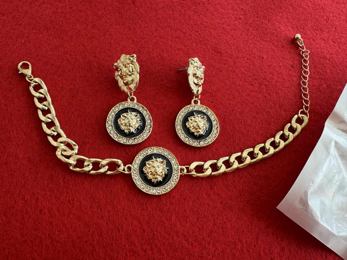 Altri gioielli: Fünfteiliges Modeschmuck-Set (neu) – Nuovo (secondo la descrizione) da Lachen SZ venduto da artbyblondangel 1