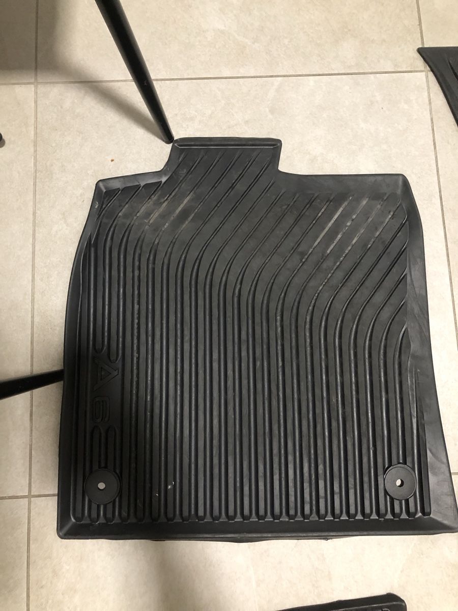 Audi Tapis / Bacs: Audi A6 C7 Gummimatte – D'occasion à Stein AG par isi_R35 1