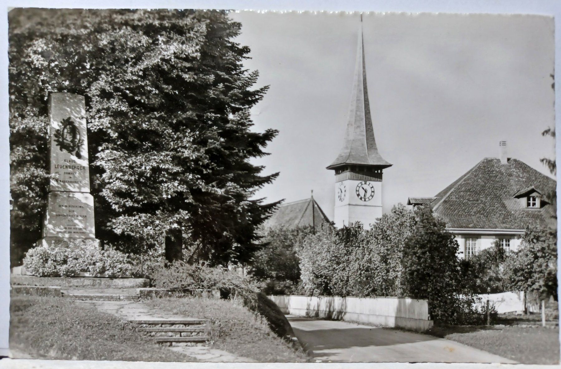 Cartoline postali: Rüderswil i.E. / Kirche und Denkmal – Usato da Aarau Rohr venduto da mgvw