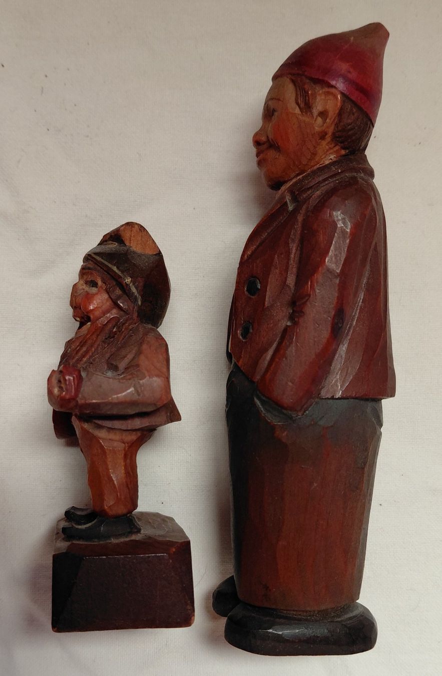 Statuette: 2  Holzfiguren handgeschnitzt bemalt – Usato da Trogen venduto da Limboo 3