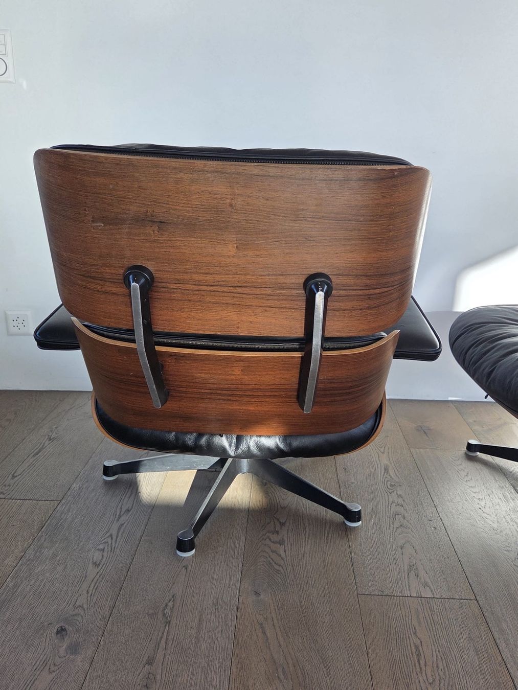 Vitra Poltrone: Lounge Chair Vitra / Designer Charles Eames – Usato da Zürich venduto da fat_s6cz 9