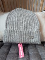 Beanie grey, with tag, never worned