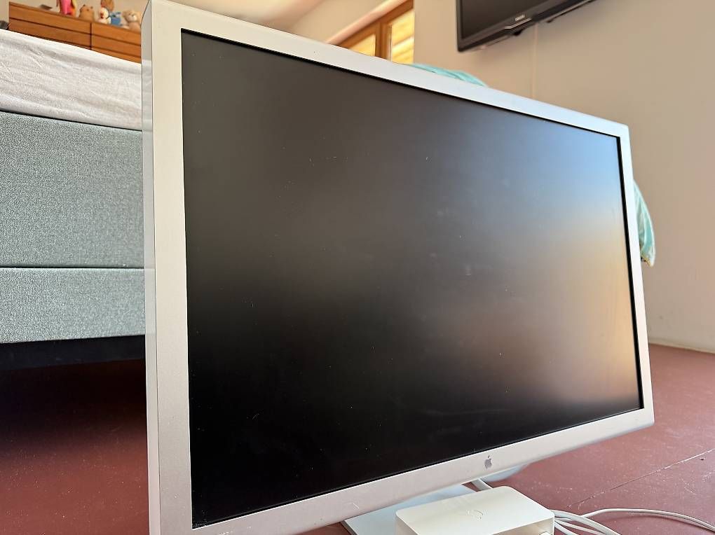 Apple Monitor: apple cinema display 30 zoll – Usato da Davos Dorf venduto da chrPrivate 1