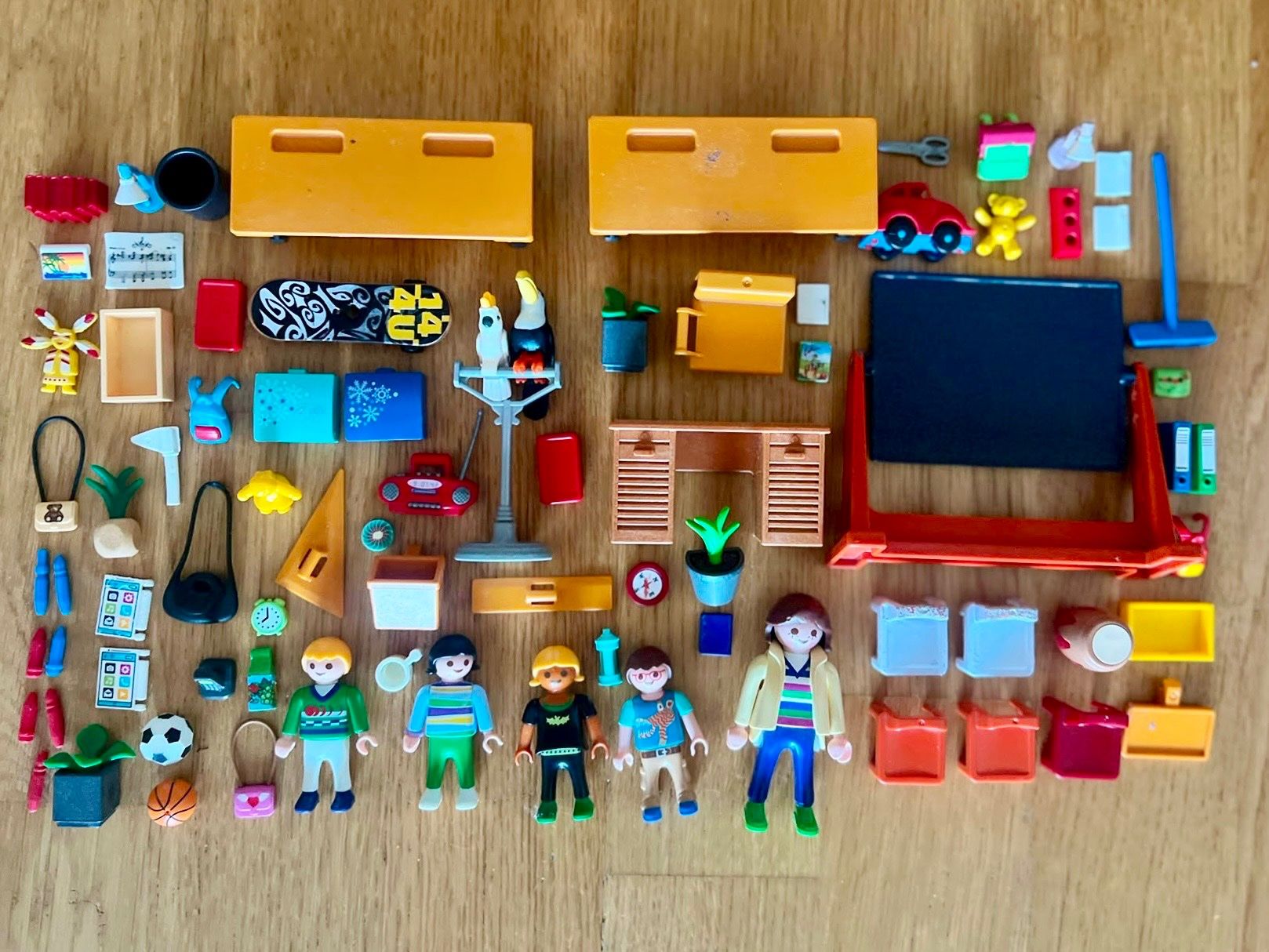 Playmobil Spielzeuge: Playmobil Schulhaus-Set – Gebraucht aus Zürich von vier.nelken 1