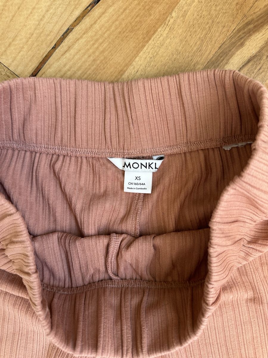 Monki Pantalons: Monki Hose Rosa Gr. XS – D'occasion à Speicher par Loumi711 1