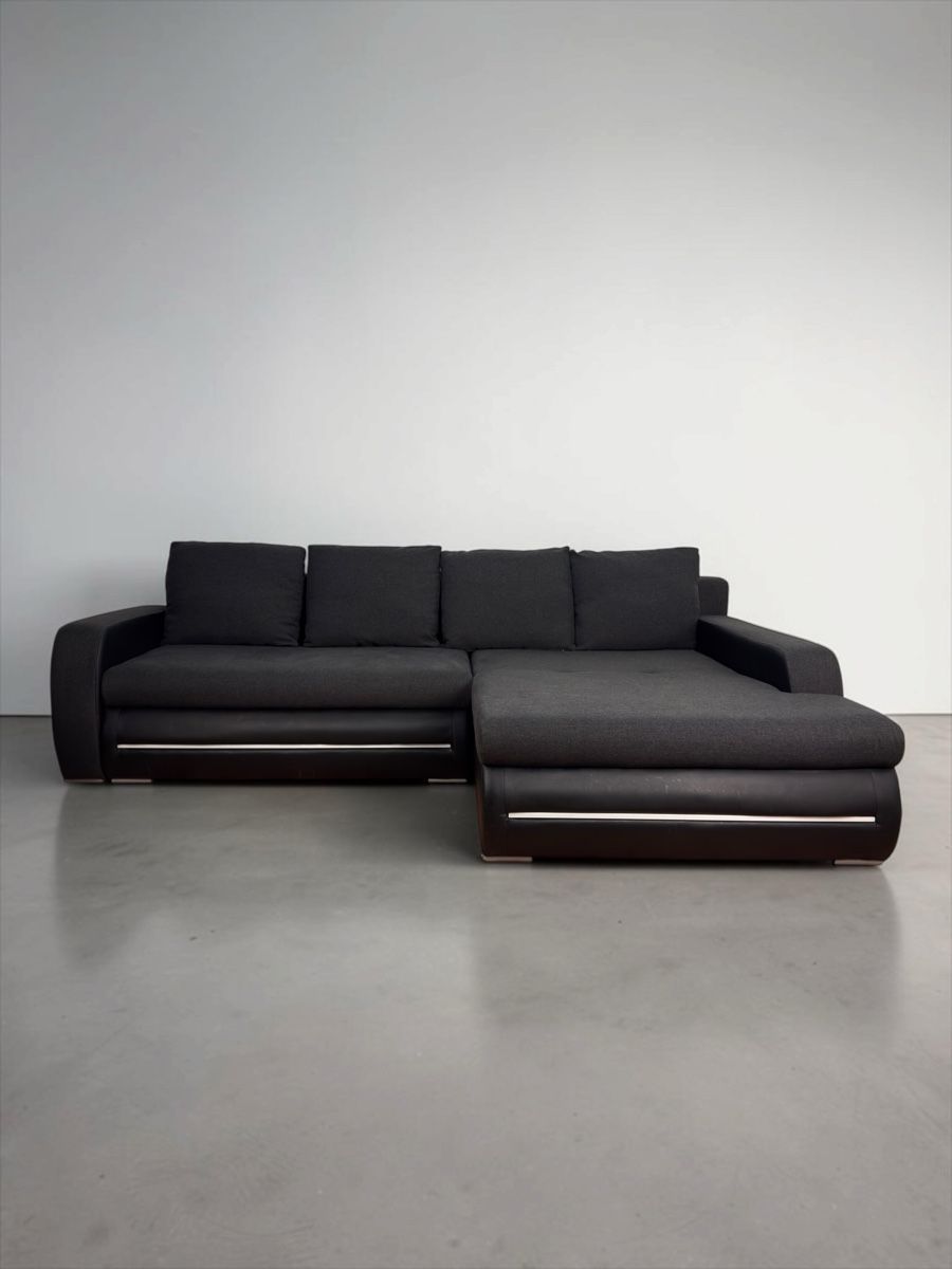 Divani: Schwarzes Ecksofa mit Schlaffunktion und Stauraum – Usato da Bachenbülach venduto da Sofalab.swiss 7