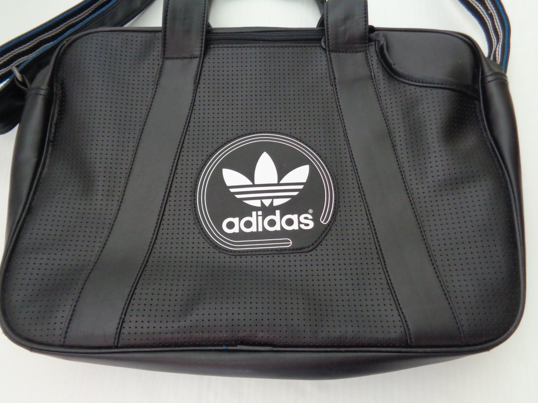 Adidas Sacs: Adidas Umhängetasche – D'occasion à Chur par omonia 1