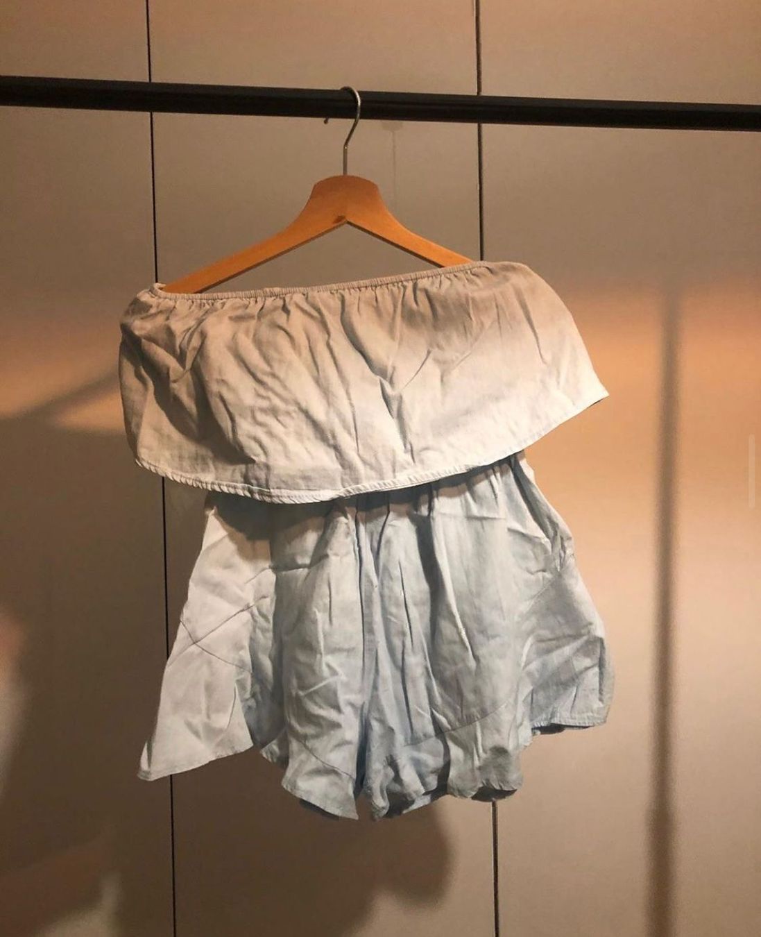 Kleider: Fashionnova Playsuit / Kleid – Gebraucht aus Grenchen von iagiag