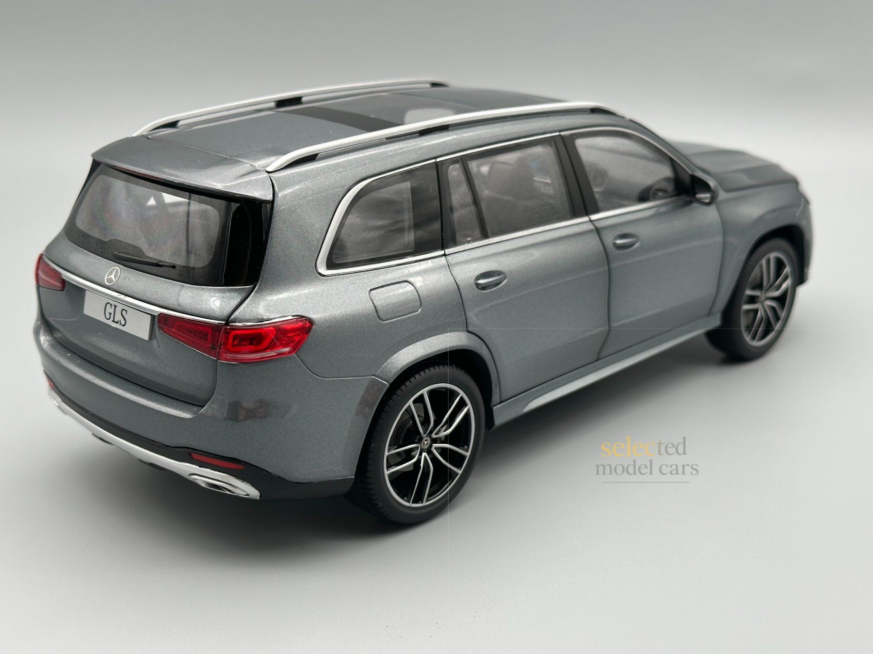Paragon Modellautos: Mercedes-Benz GLS X167 Paragon 1:18 - Gratis Versand neu OVP – Neu (gemäss Beschreibung) aus Schlieren von Selected_Model_Cars 1