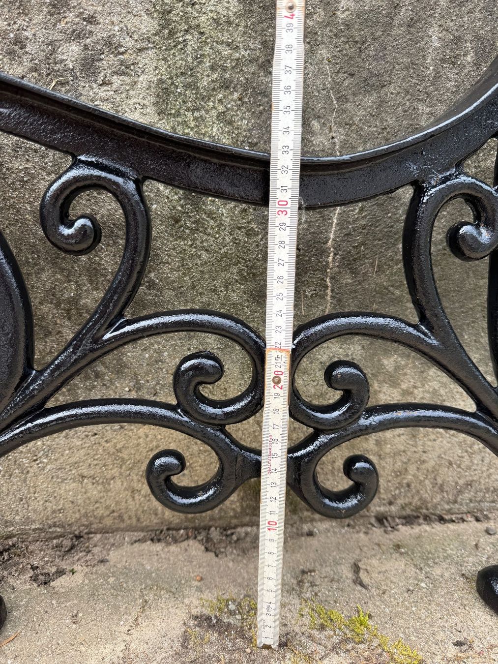 Panchine: Gusseisen Bankbeine – Usato da Sachseln venduto da BONATI01 4