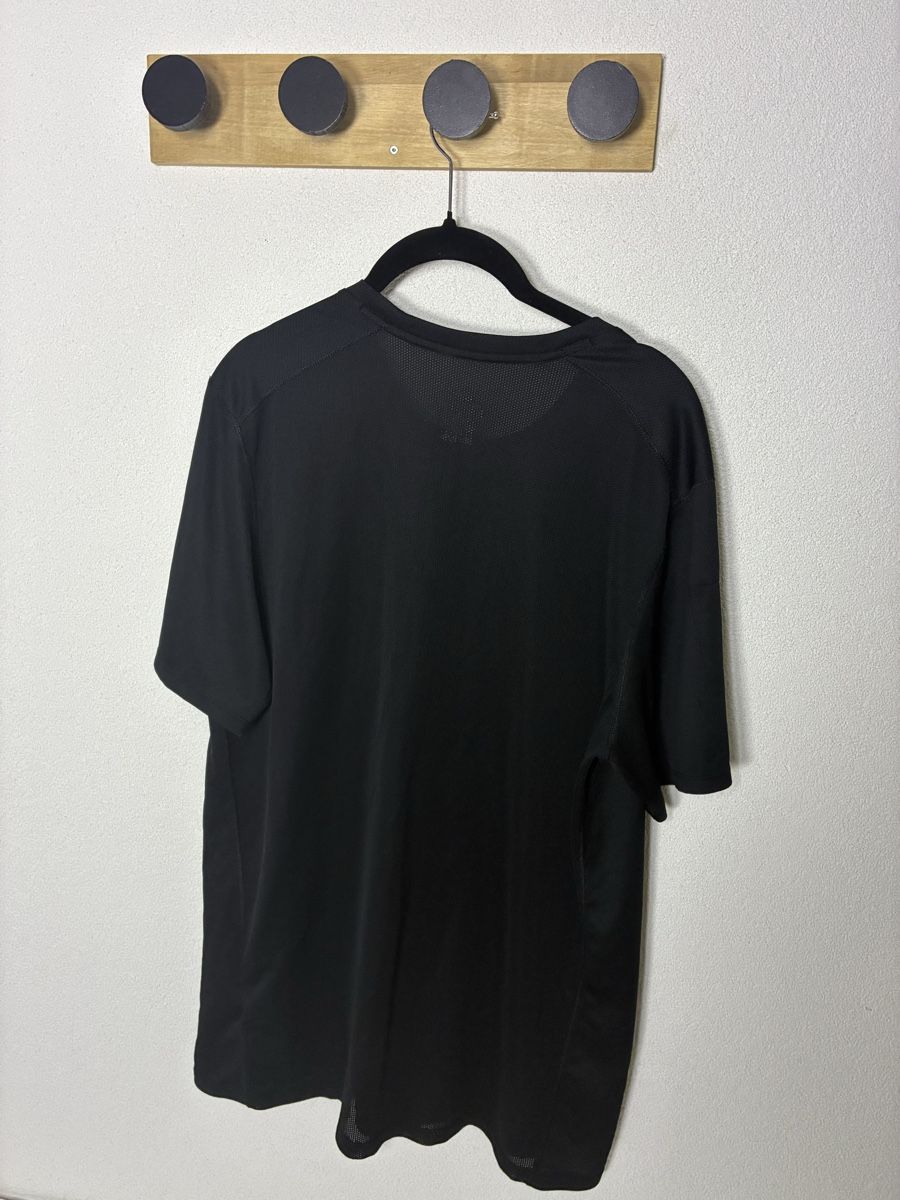Nike T-shirt: Tee-shirt sport Nike – Usato da Prilly venduto da Valentin833 3