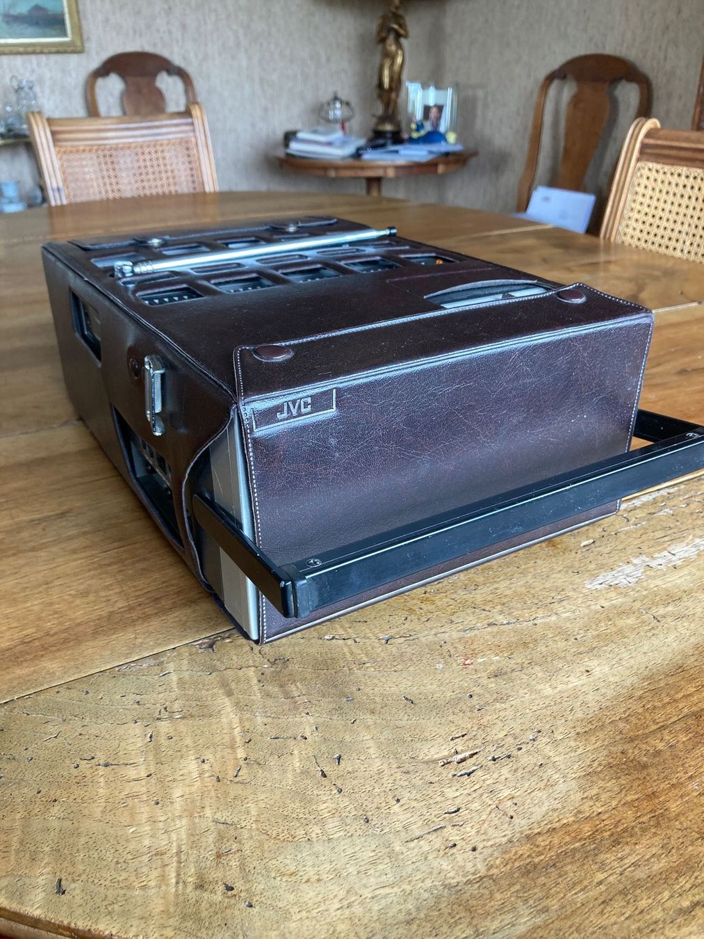 Monitor: Moniteur JVC cx-610pf – Usato da La Neuveville venduto da col_55cx 1