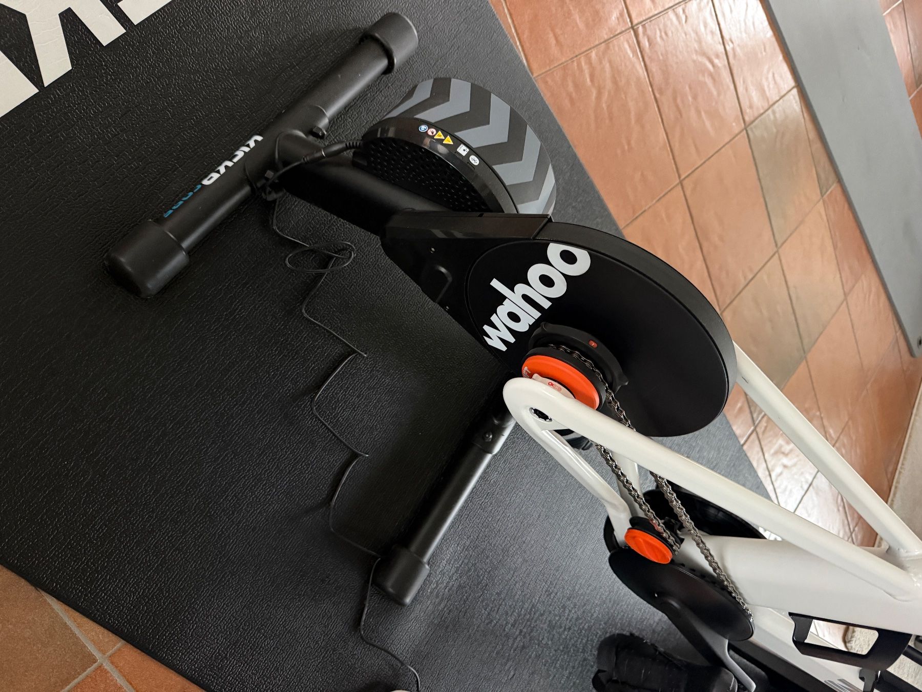 Zwift Hometrainer: Zwift Bike – Usato da Zuchwil venduto da bor_7l5z 3