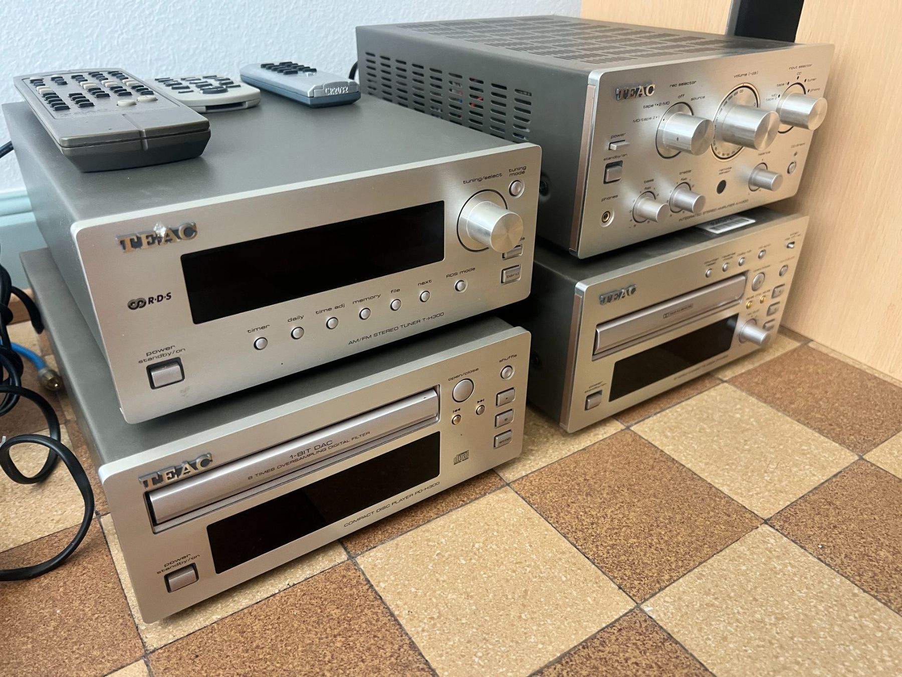 Thorens Giradischi: HiFi-Geräte von Thorens, TEAC & Wharfedale – Usato da Zug venduto da grabs1991 3