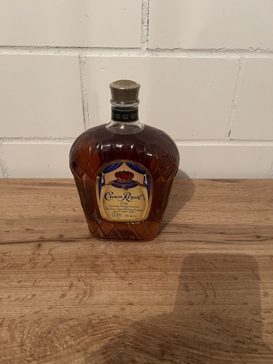 Bevande alcoliche: Crown Royal Whisky – Nuovo e nell'imballaggio originale da Gossau SG venduto da DuDaRi0089