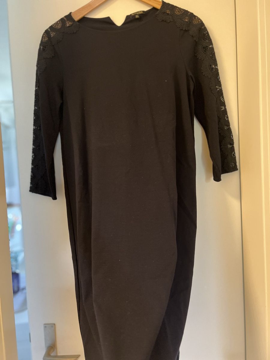 Massimo Dutti Vestiti: Massimo Dutti Kleid mit Spitze Grösse S schwarz elegant – Nuovo (secondo la descrizione) da Schlieren venduto da SB_LO 2