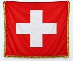 Schweizer Fahne mit Goldfransen – repräsentative Wandfahne