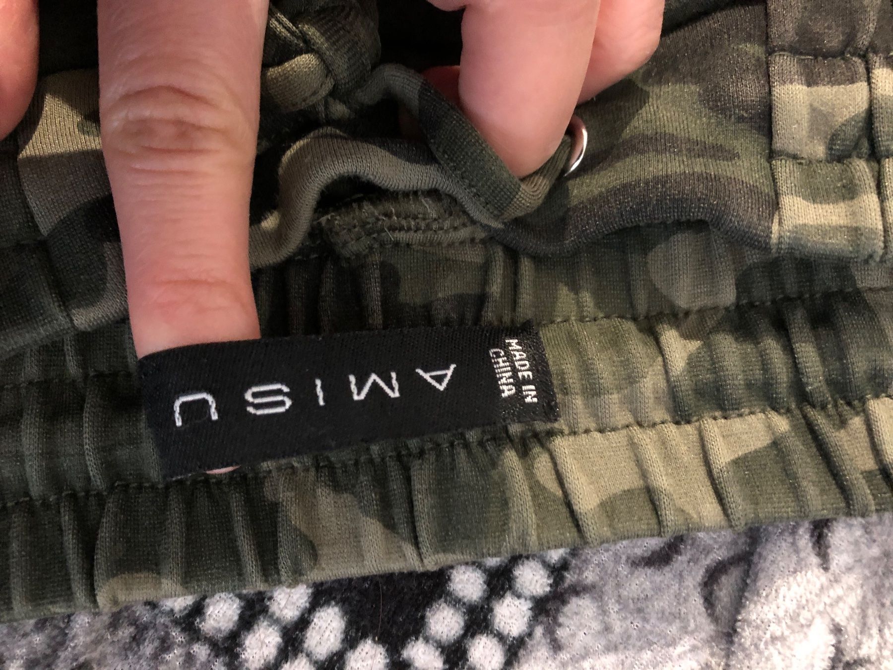 Pantaloni: Amisu Hose – Usato da Mollis venduto da ges_vlm6 1