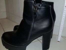 Stiefel, Stiefeletten Gr. 40