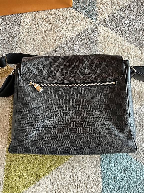 Louis Vuitton Borse: Louis Vuitton Messenger Umhängetasche – Usato da Metzerlen venduto da muelhth1 3