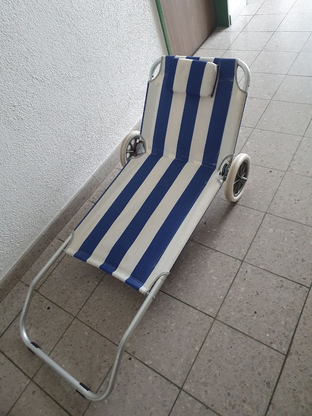 Liegen & Liegestühle: Strandliege – Gebraucht aus Emmenbrücke von Housestone