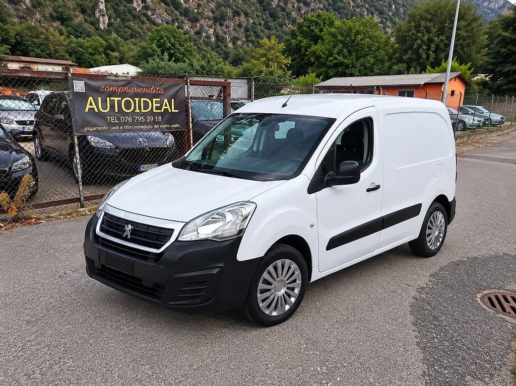 Veicoli commerciali: PEUGEOT PARTNER DEL 2017 COLLAUDATA  – Usato da Biasca venduto da autolowcost